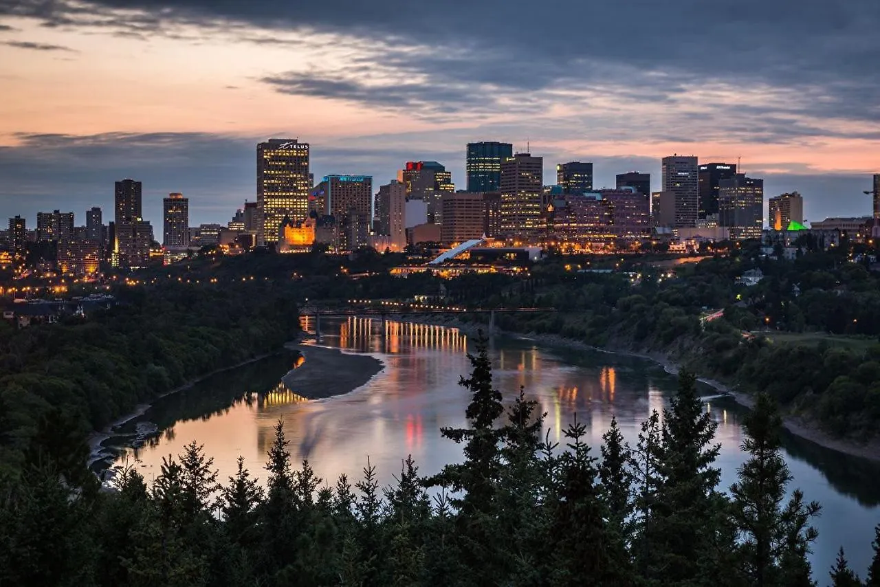 Holiday home Contemporary Farmhouse Haven: Extended Stay with Modern Comforts Edmonton