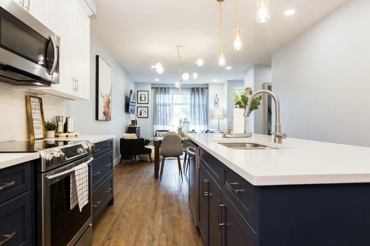 Holiday home Contemporary Farmhouse Haven: Extended Stay with Modern Comforts Edmonton Canada