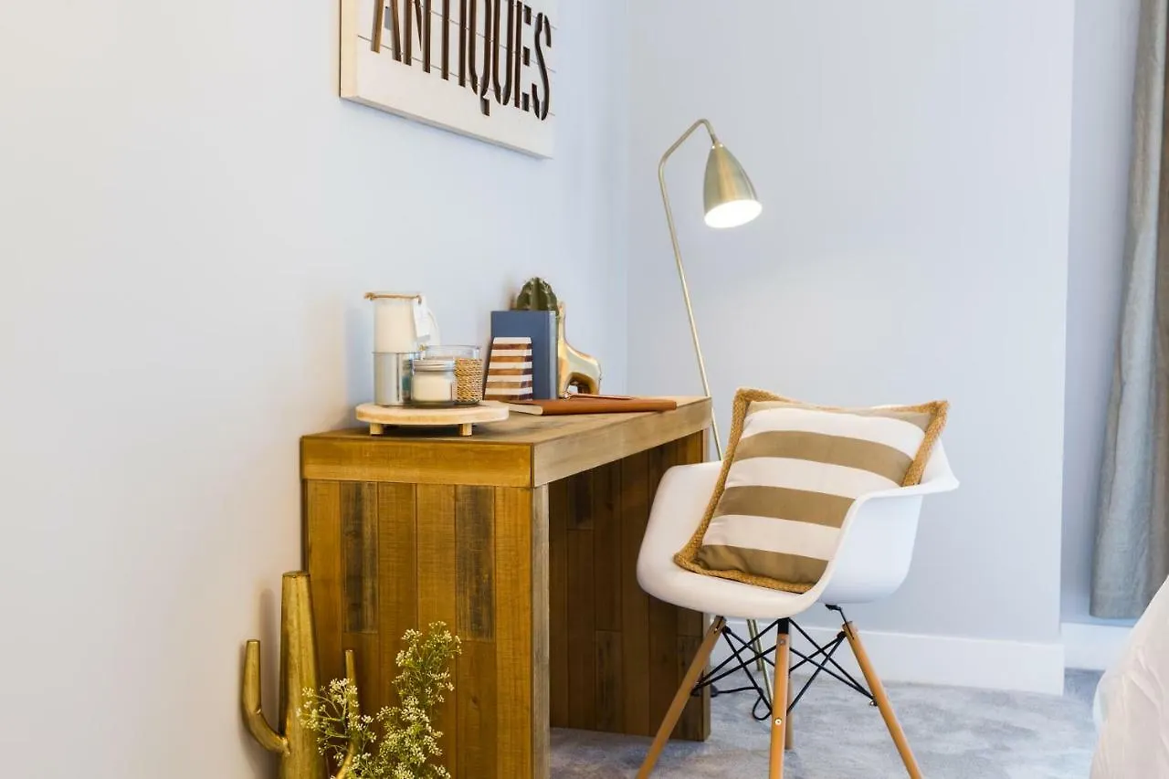 Holiday home Contemporary Farmhouse Haven: Extended Stay with Modern Comforts Edmonton