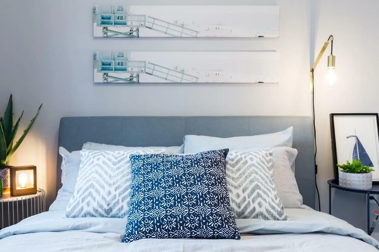 Contemporary Farmhouse Haven: Extended Stay with Modern Comforts Edmonton Holiday home