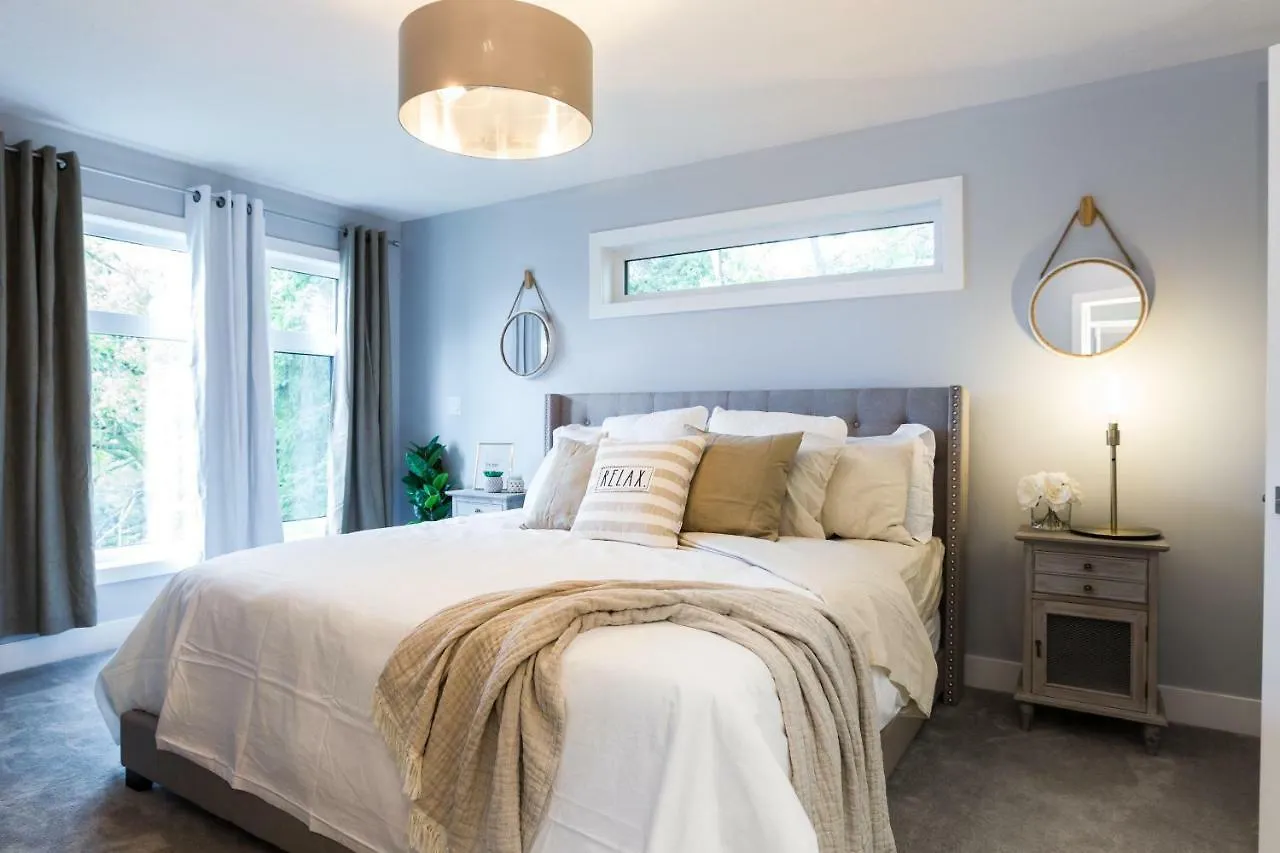 Holiday home Contemporary Farmhouse Haven: Extended Stay with Modern Comforts Edmonton Canada